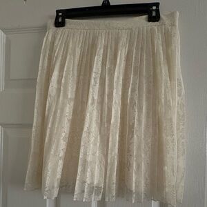 🤍Romeo & Juliet Couture Lace Pleated Skirt – Cream/Ivory | Size M